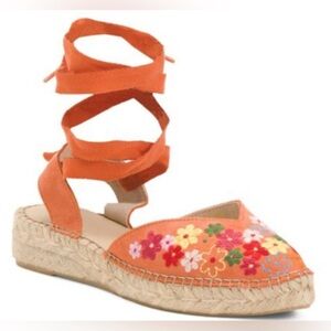 Fabiola’s Made in Spain Floral Espadrille Shoes - Salmon 39/9